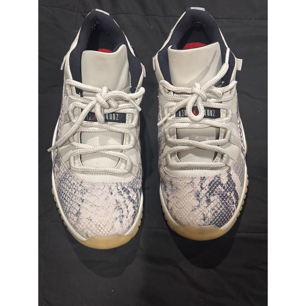 Air Jordan 11 Retro Low Light Bone Snakeskin Mens CD6846-002 Size 9.5